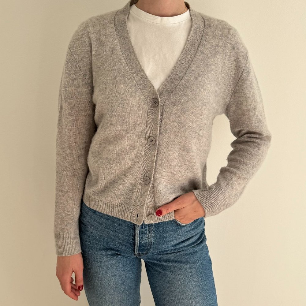 FROM FUTURE 100% CASHMERE CARDIGAN- MEDIUM